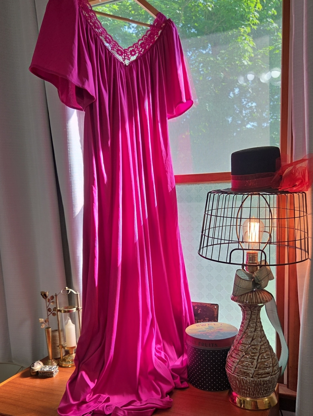 Vintage Casa De California Women’s Hot Pink Lace-Trim Nightgown - Unbranded